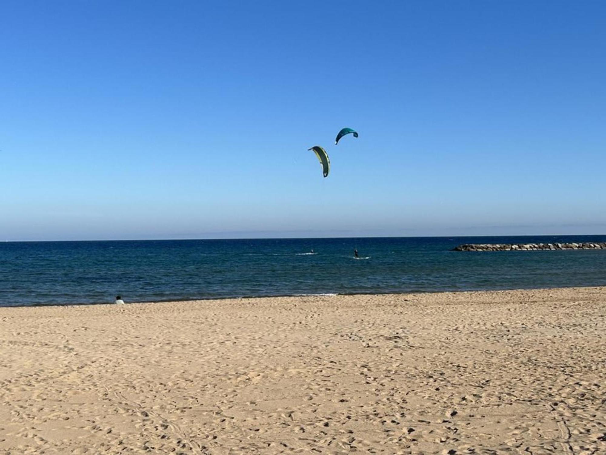 2 Pieces A Frejus, Proche - Fr-1-226a-199 * Frejus