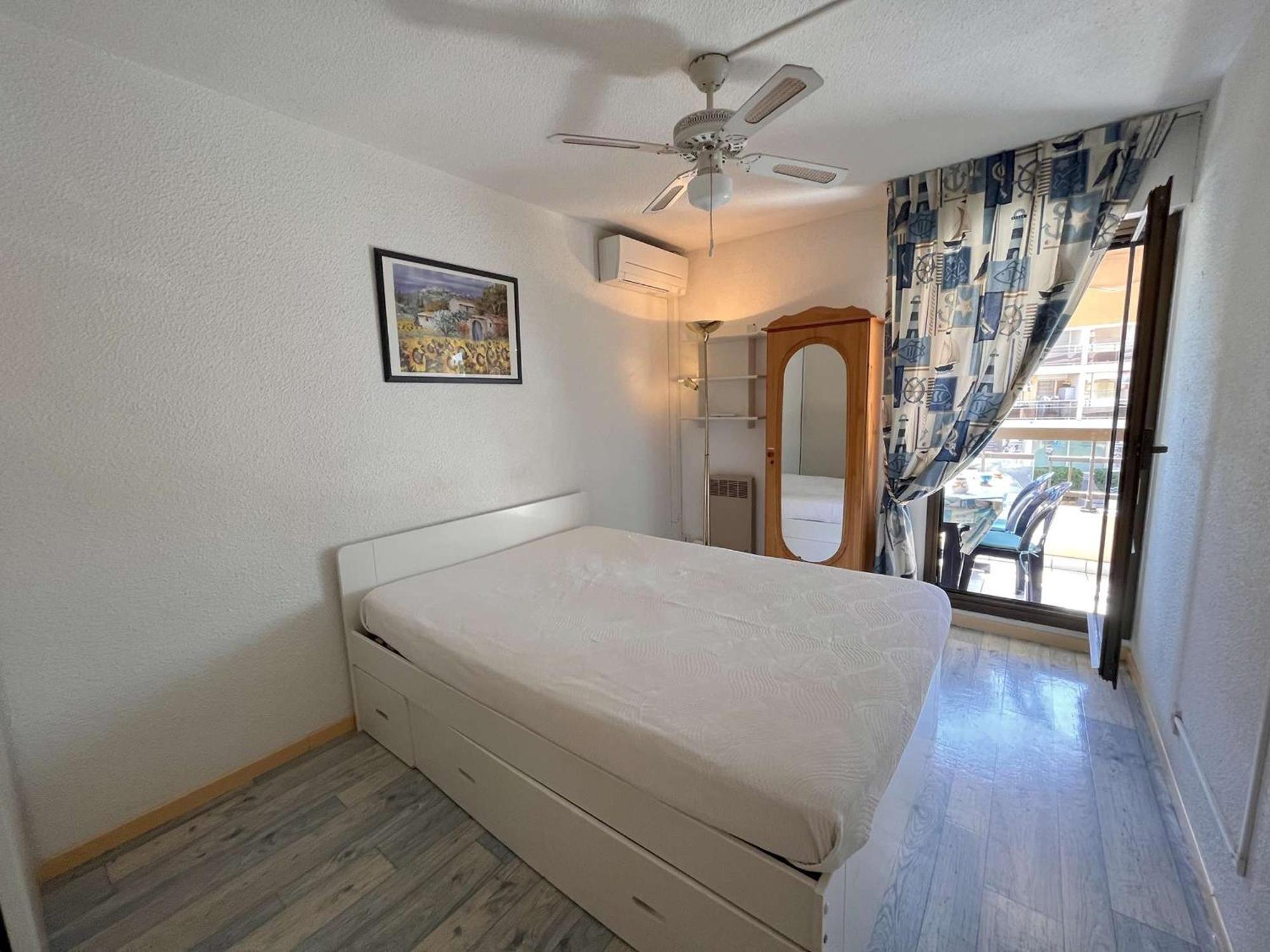 2 Pieces A Frejus, Proche - Fr-1-226a-199 Appartement *