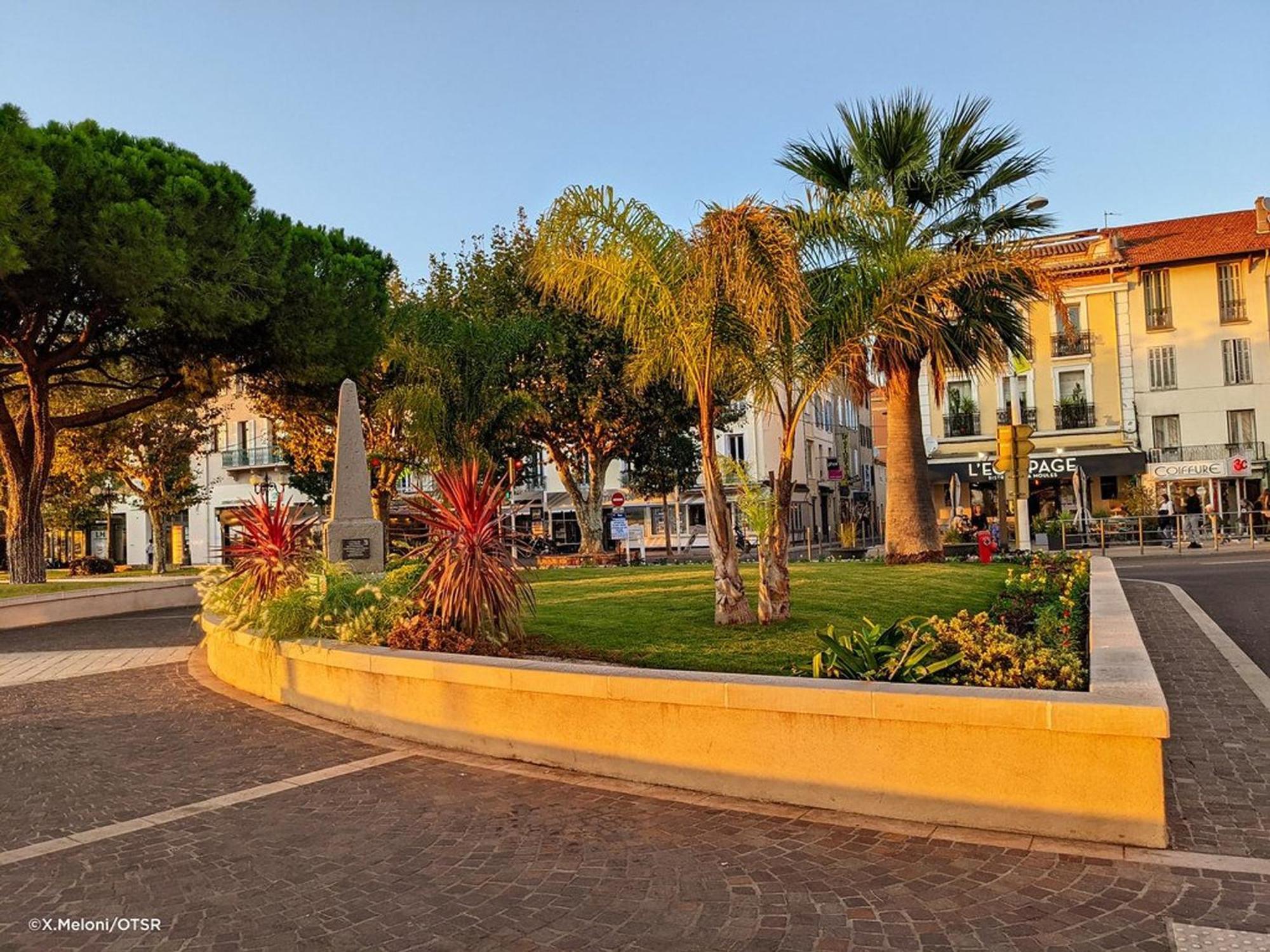 Appartement 2 Pieces A Frejus, Proche - Fr-1-226a-199 *