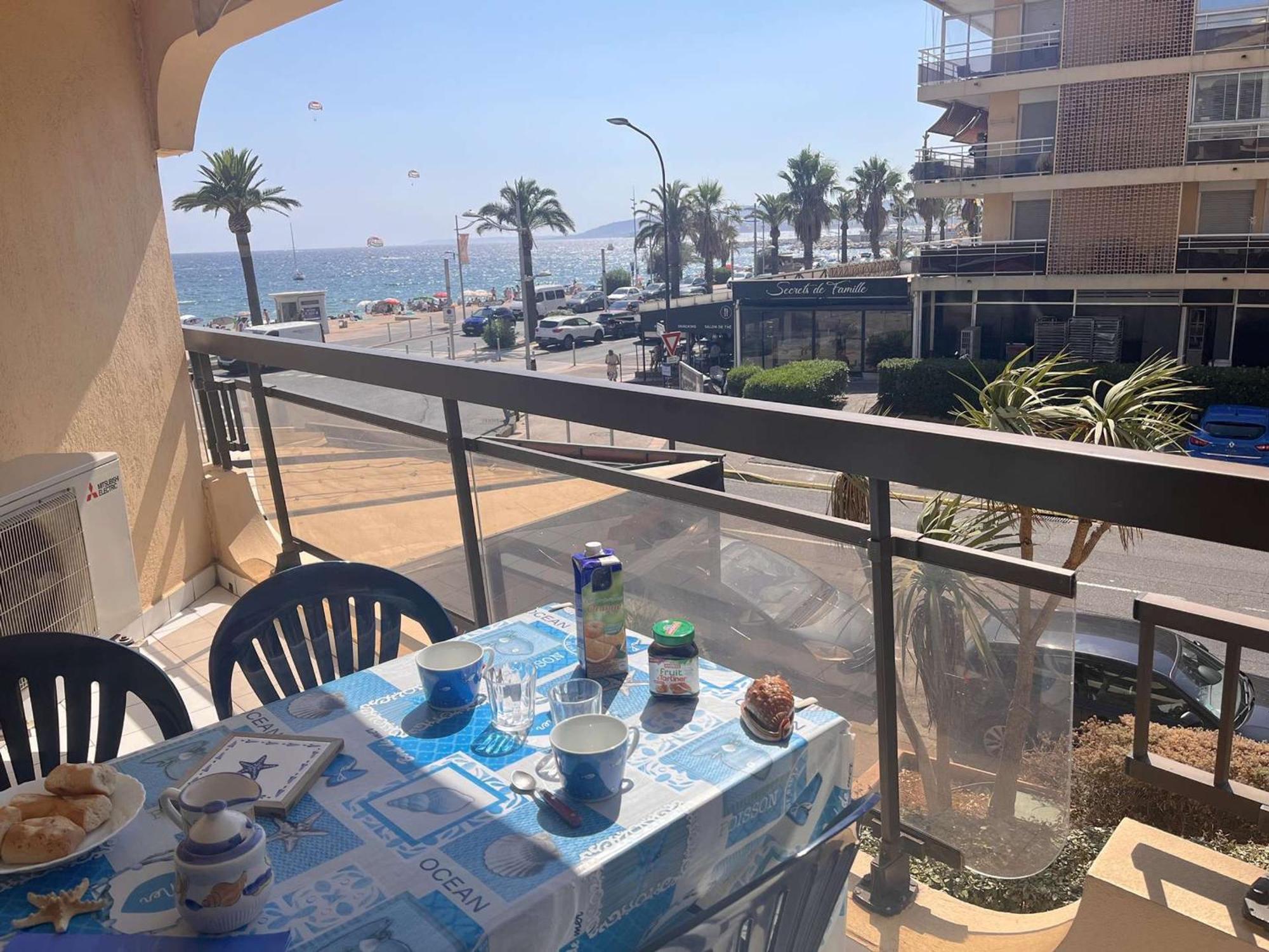 Appartement 2 Pieces A Frejus, Proche - Fr-1-226a-199 *