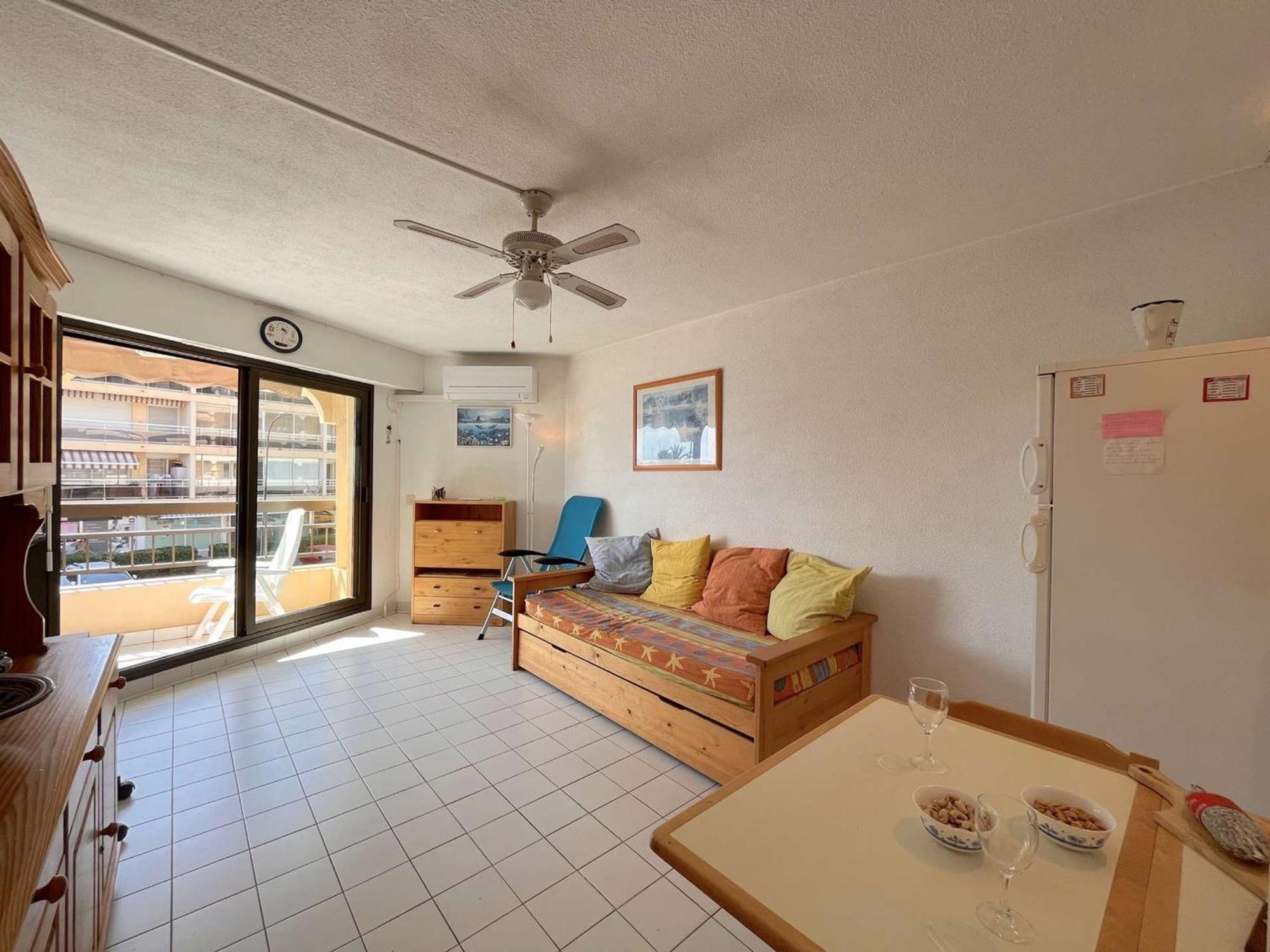 2 Pieces A Frejus, Proche - Fr-1-226a-199 Appartement