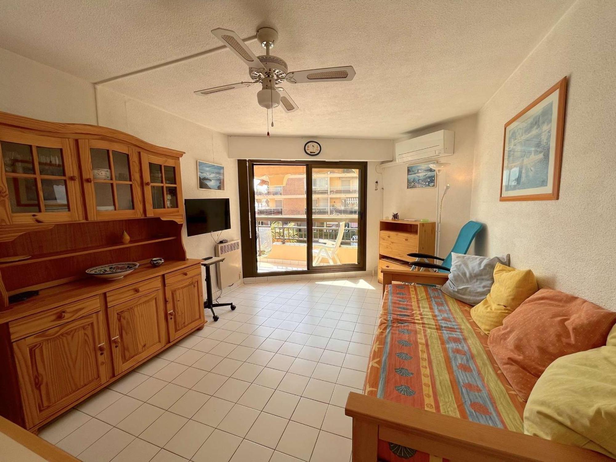 2 Pieces A Frejus, Proche - Fr-1-226a-199 Appartement *